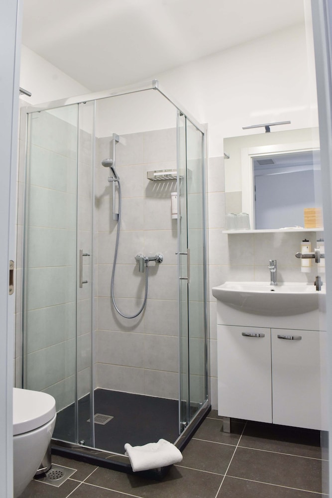Deluxe Double Room - Photo 7