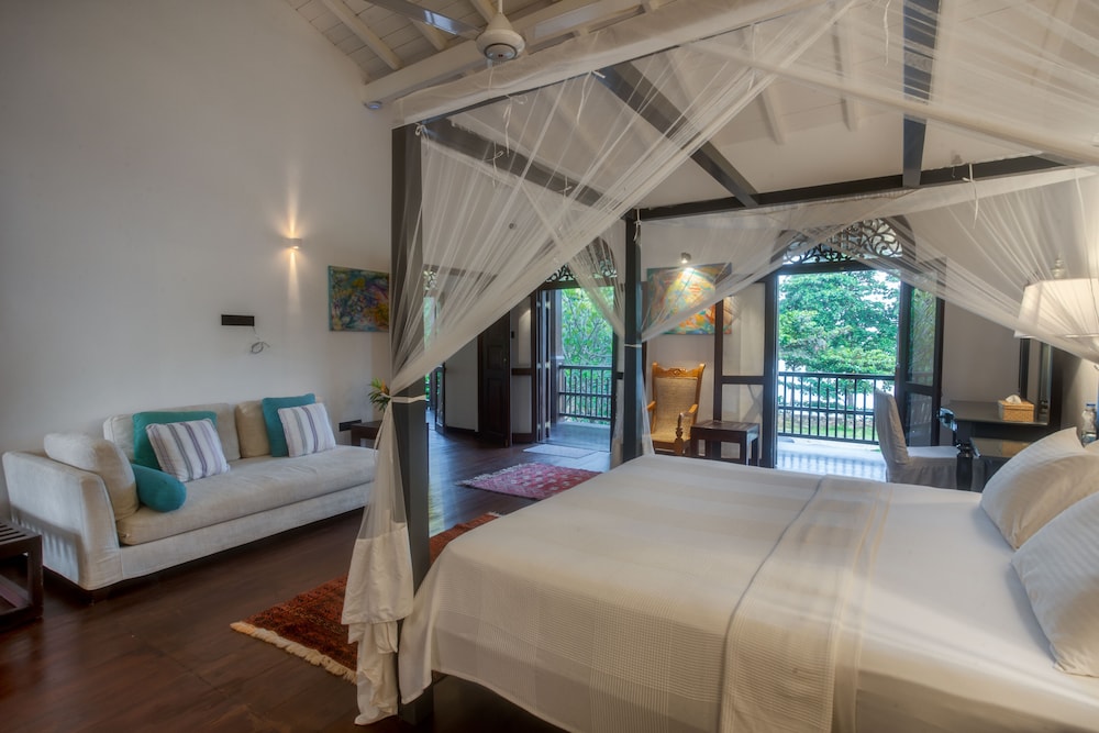 Luxury Double Room, 1 Queen Bed, Ensuite, Sea View photo 3
