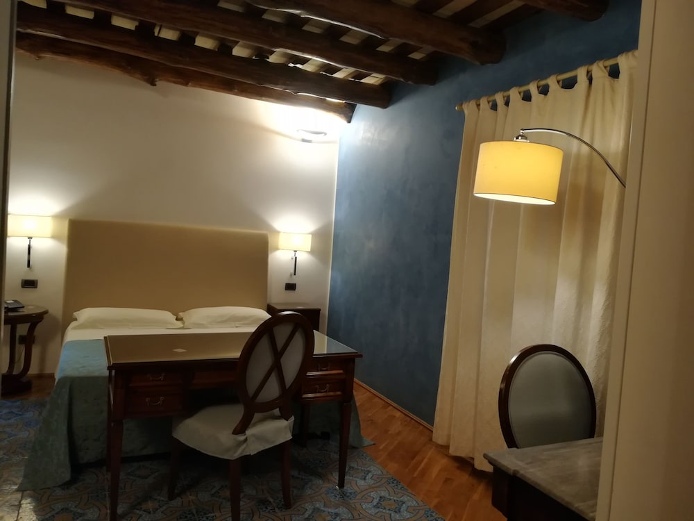 Deluxe Suite - Photo 4