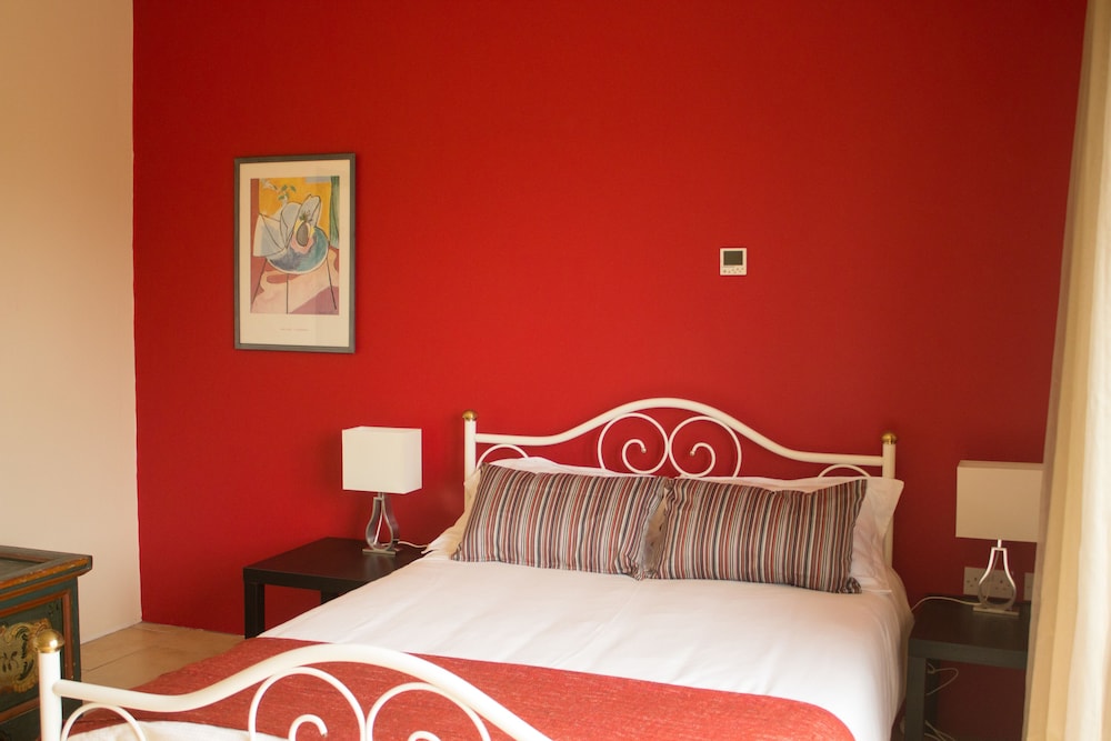 Classic Room, 1 Double Bed, Shared Bathroom, Garden Area photo 1