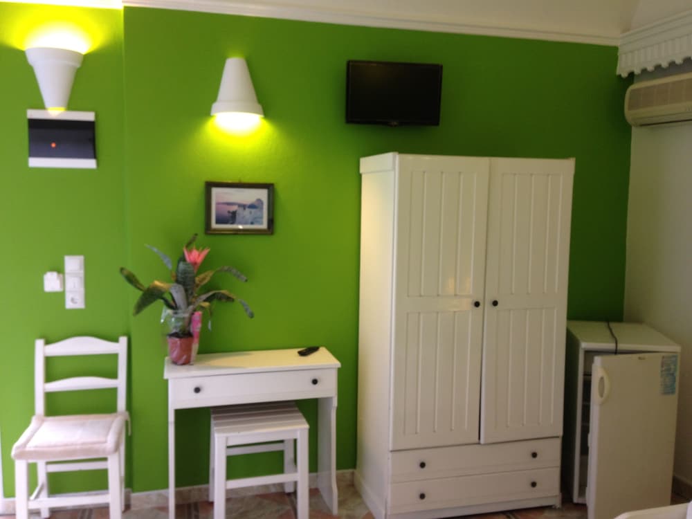 Standard Double or Twin Room - Photo 5