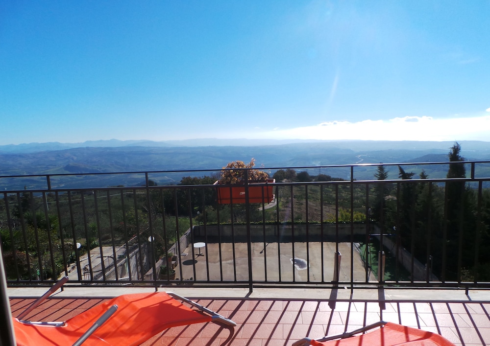 Quadruple Room, Terrace, Valley View photo 2