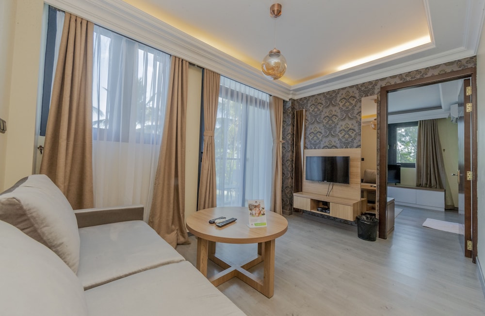 Suite, Non Smoking, Ocean View photo 3