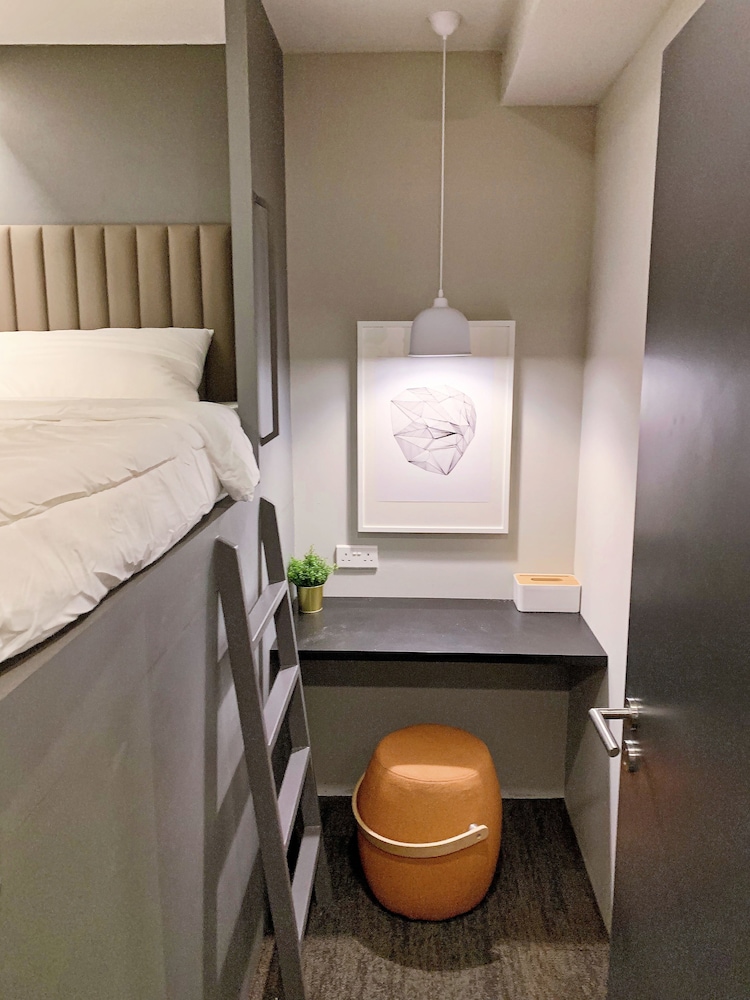 Private Single Room, Shared Bathroom photo 1