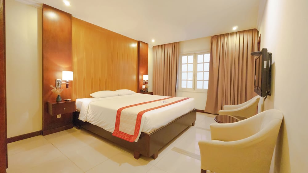 Deluxe Suite - Photo 10