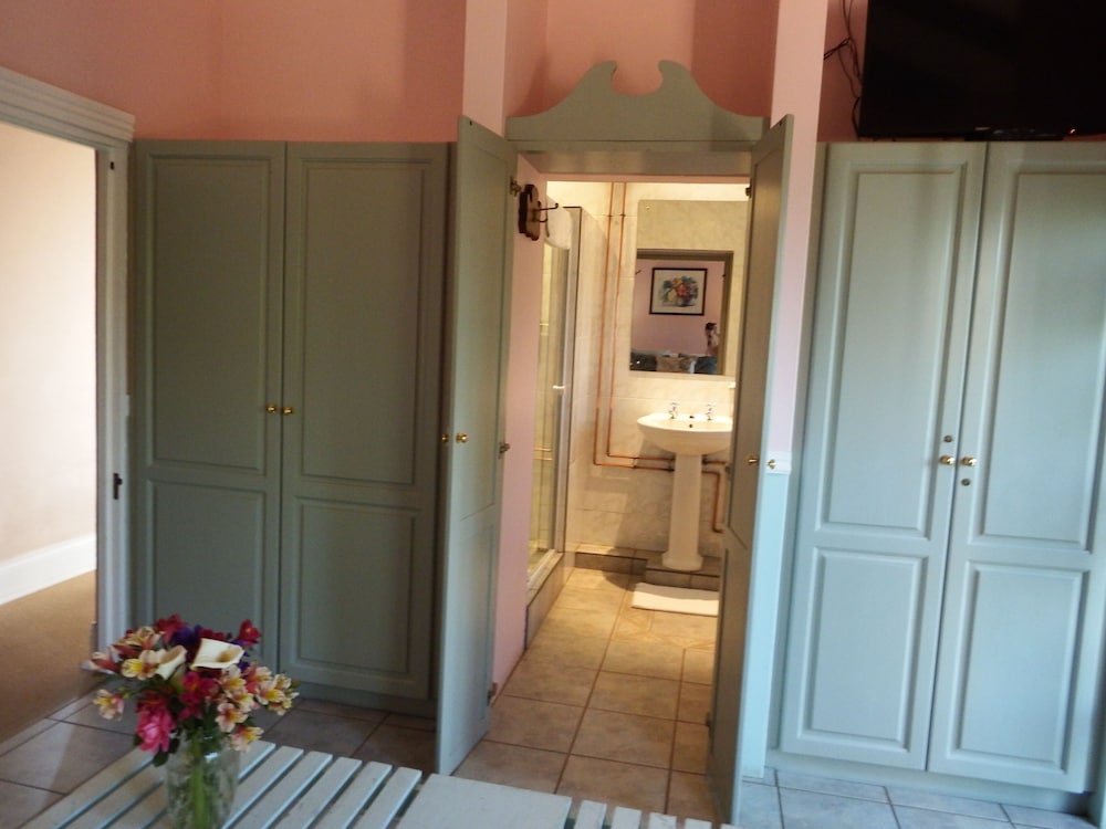 Standard Double Room, 1 Queen Bed (Martin Garden Room) photo 2