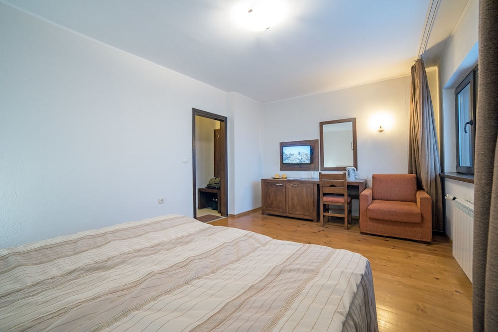 Deluxe Double Room photo 2