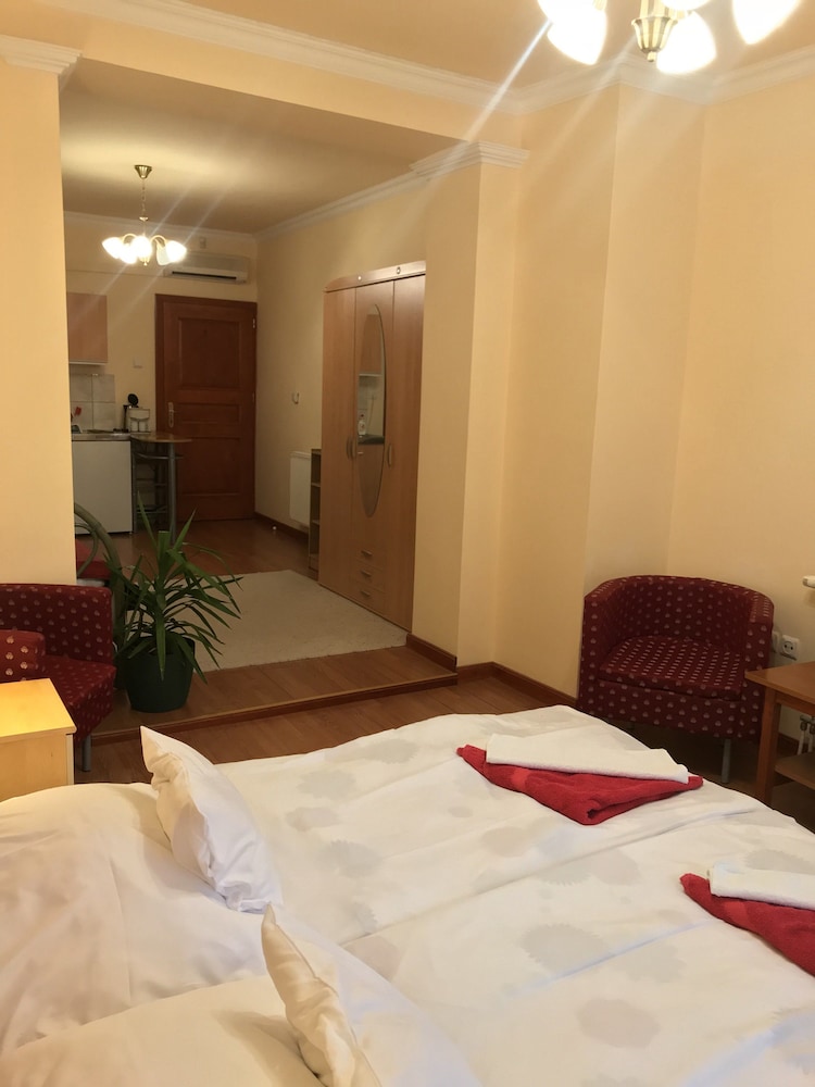 Family Apartment, 1 Bedroom, Non Smoking, Balcony photo 2