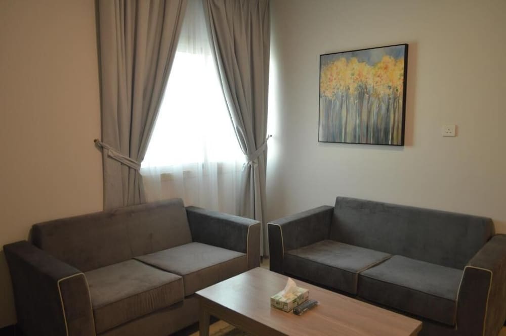 One Bedroom Apartment - Photo 3