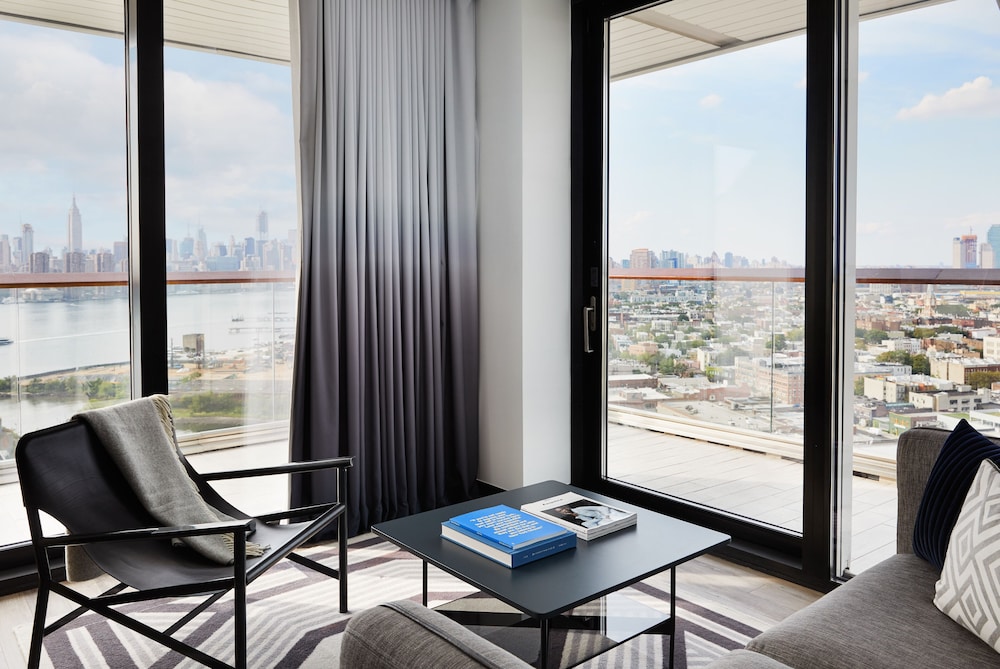 Suite, Balcony, Corner (Gotham, Wraparound) photo 3