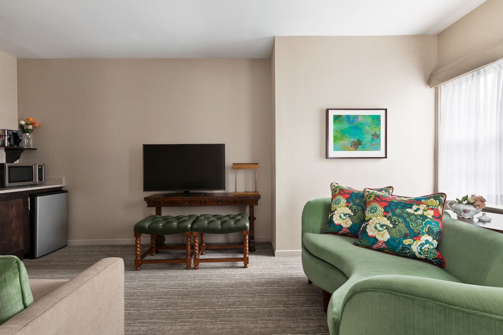 Suite - Photo 2