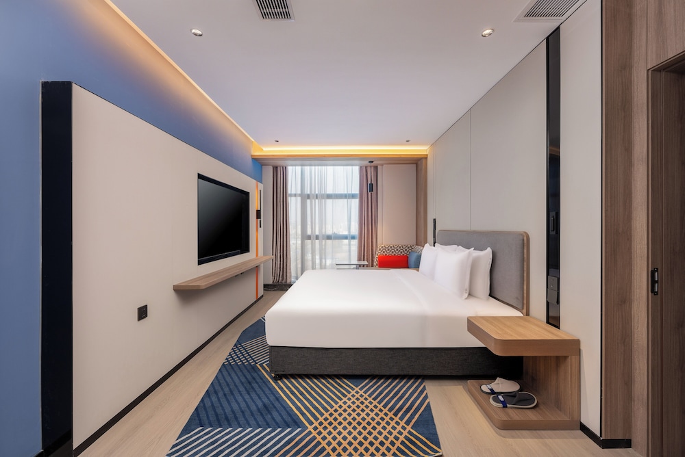 1 King Bed 1 Bedroom Suite