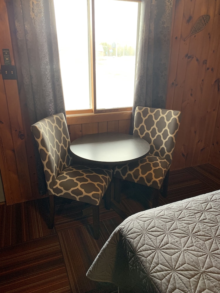 Standard Room, 1 King Bed photo 3
