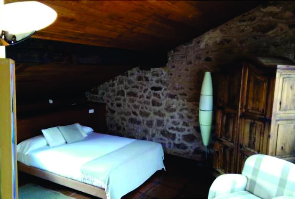 Superior Room, 1 Queen Bed photo 3
