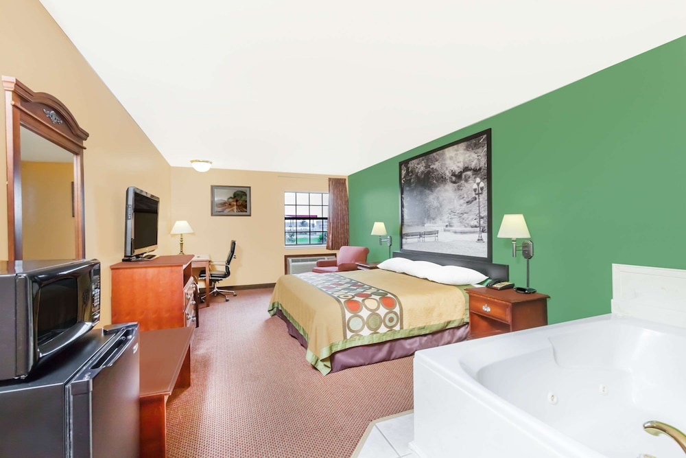 Studio Suite, 1 King Bed, Non Smoking photo 3