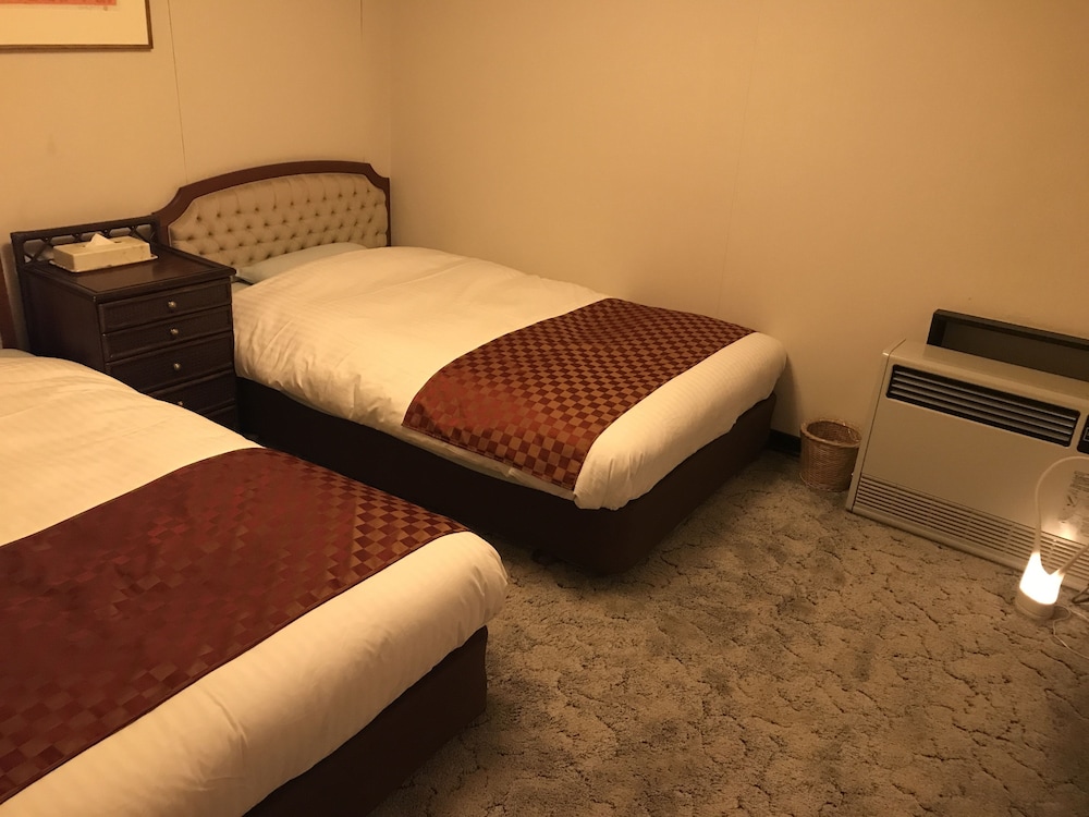 Twin Room, No View - Breakfast Included photo 2