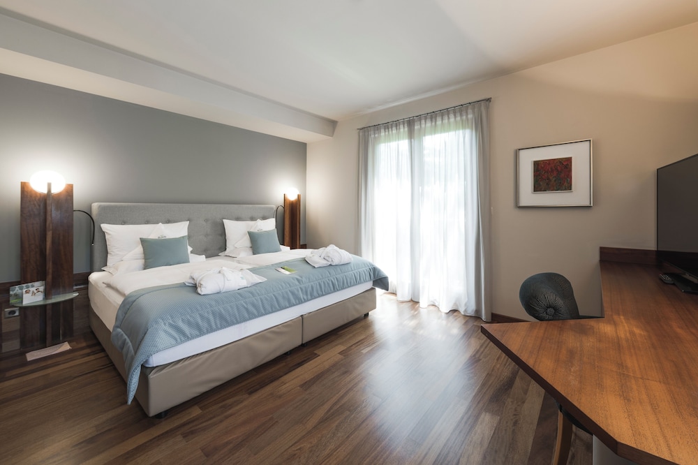 Suite, Balcony - Photo 7