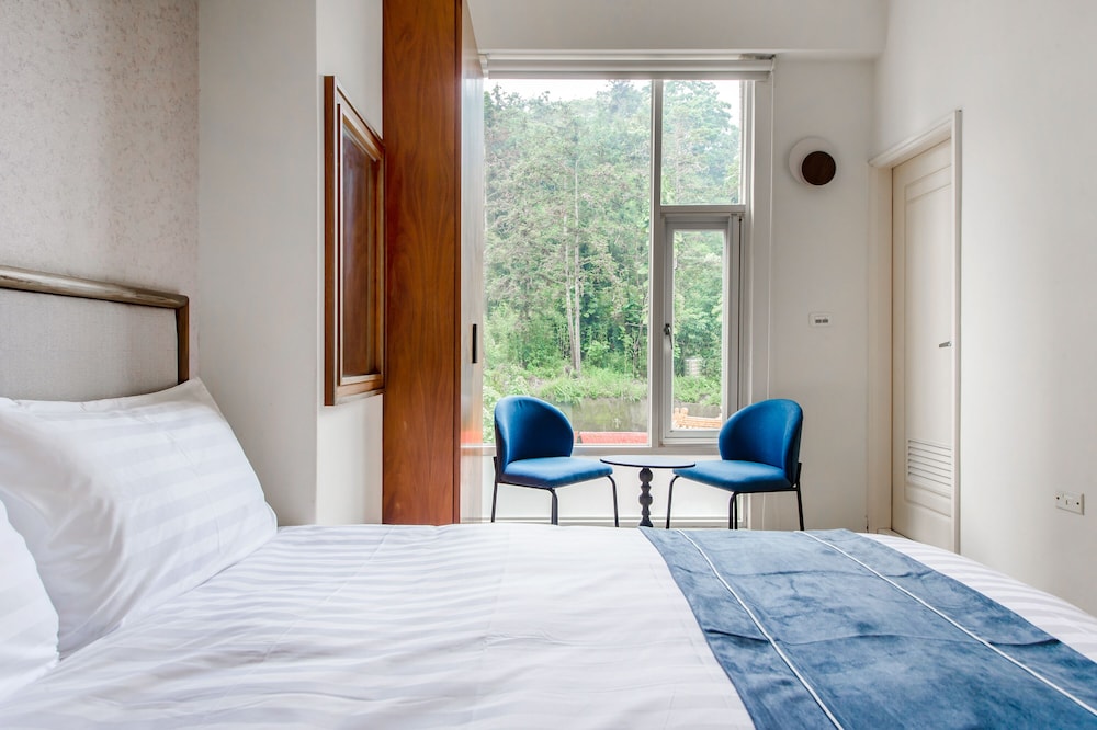 Superior Double Room, City View - Photo 4