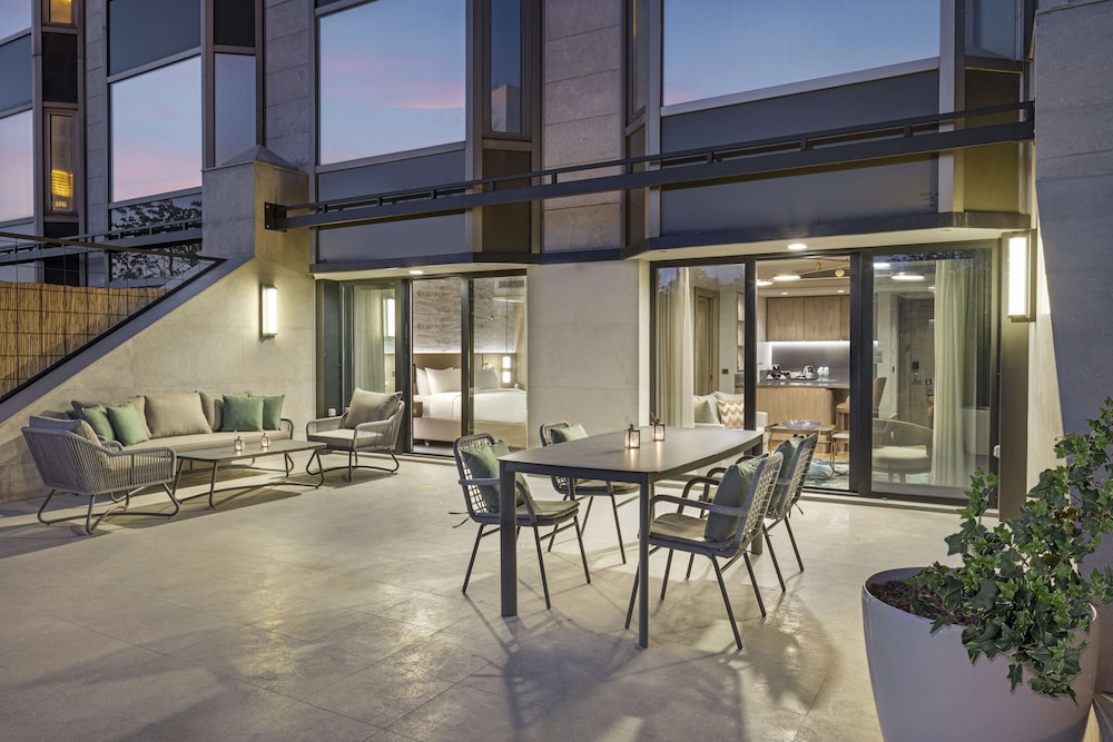 Executive Apartment (Suite)