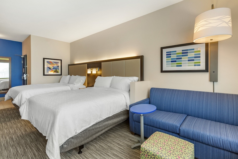 Suite, Multiple Beds - Photo 7