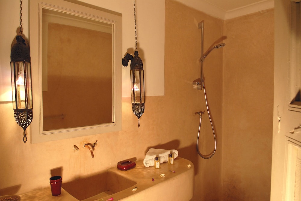 Standard Room, 1 Bedroom, Non Smoking - Photo 9