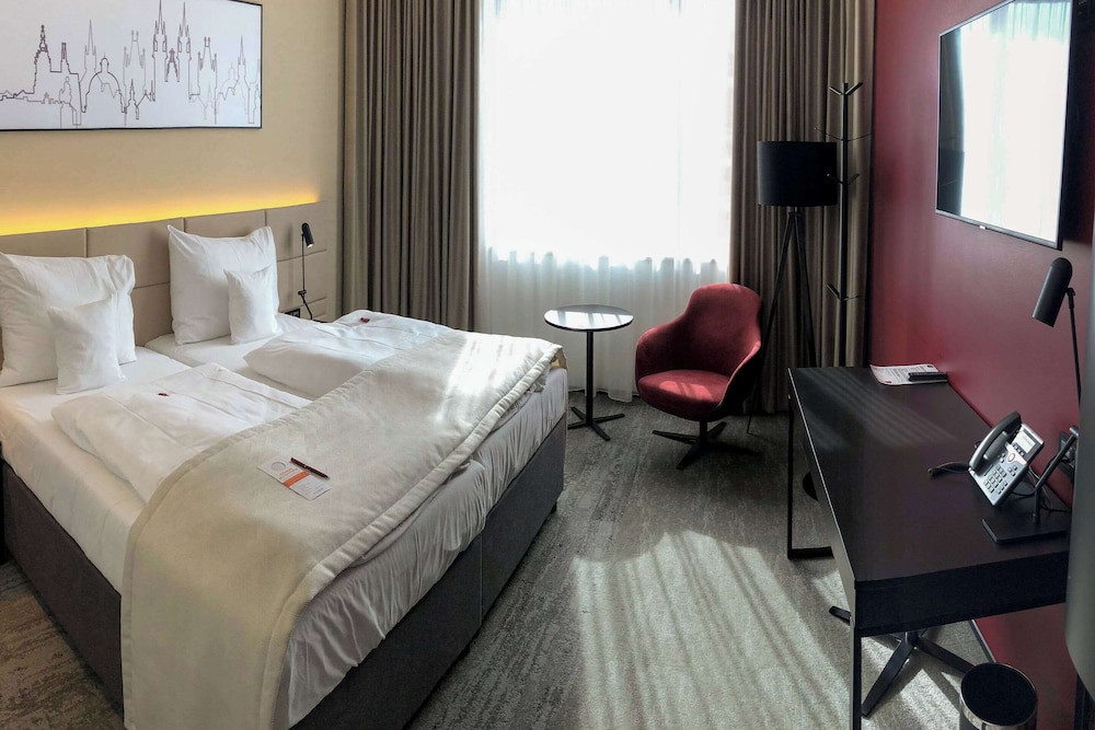 Room, Non Smoking (1 Double Bed and 1 Twin Sofa  Bed) photo 1