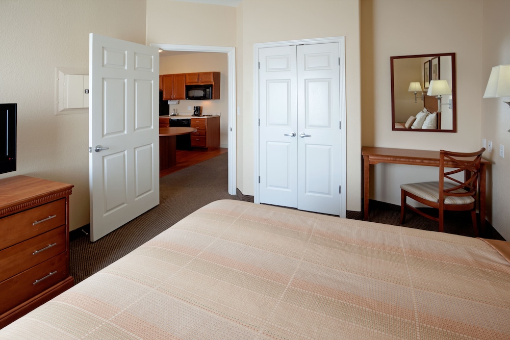 Suite, 1 Bedroom - Photo 1