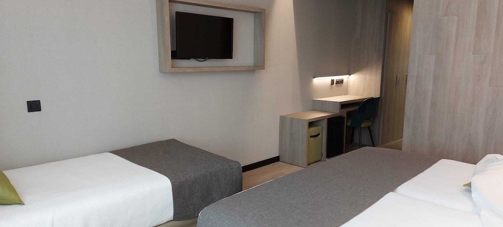 Classic Triple Room photo 2