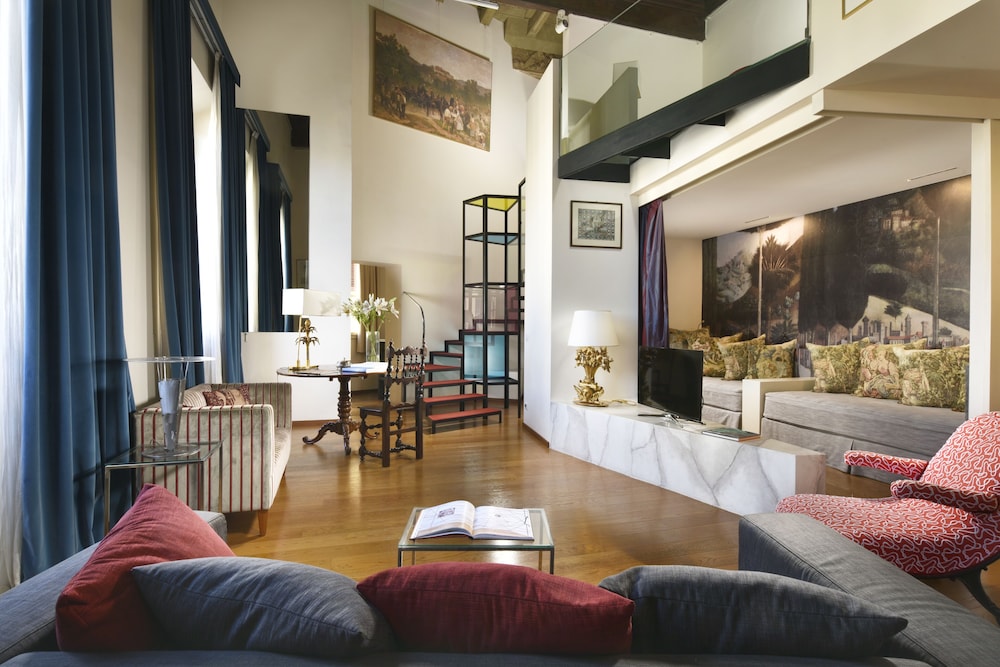 Deluxe Suite (Double) photo 2