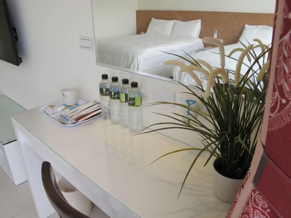 Comfort Quadruple Room, 2 Queen Beds photo 3