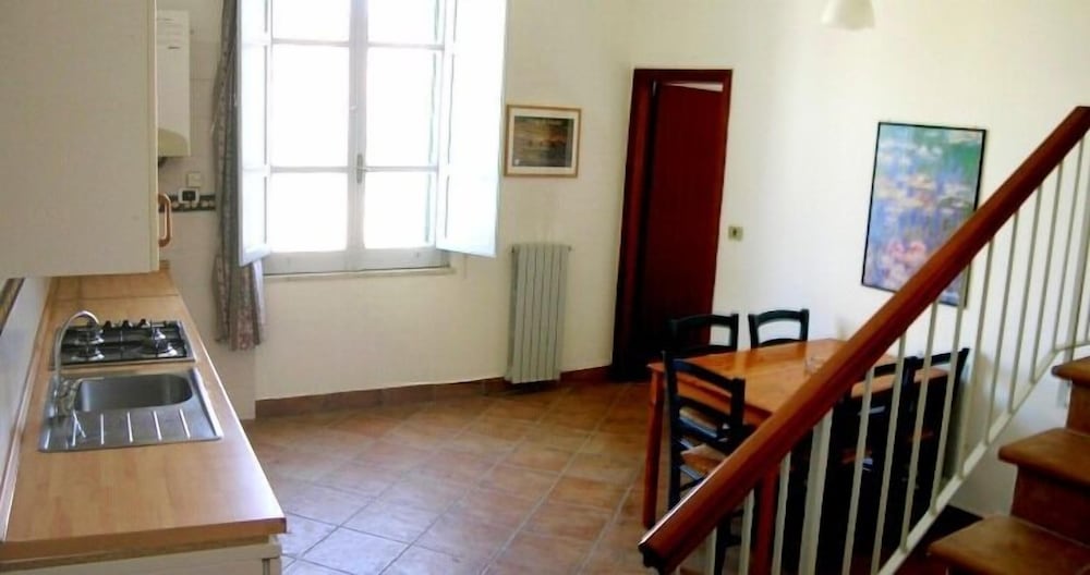 Basic Apartment, 2 Bedrooms, Kitchen, Park View photo 3