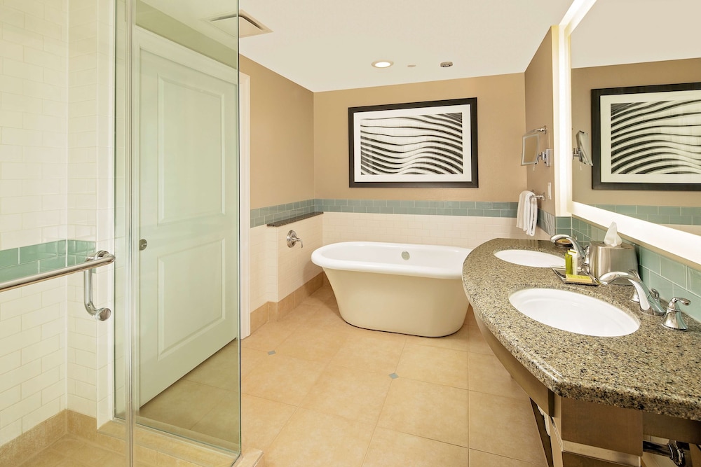 Suite, 3 Bedrooms, Kitchen