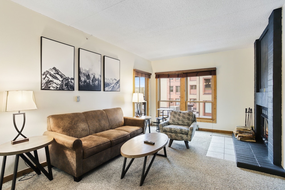 Condo, 1 Bedroom