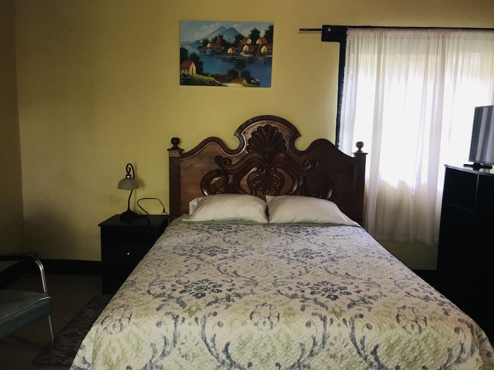 Comfort Apartment, 1 Queen Bed photo 2