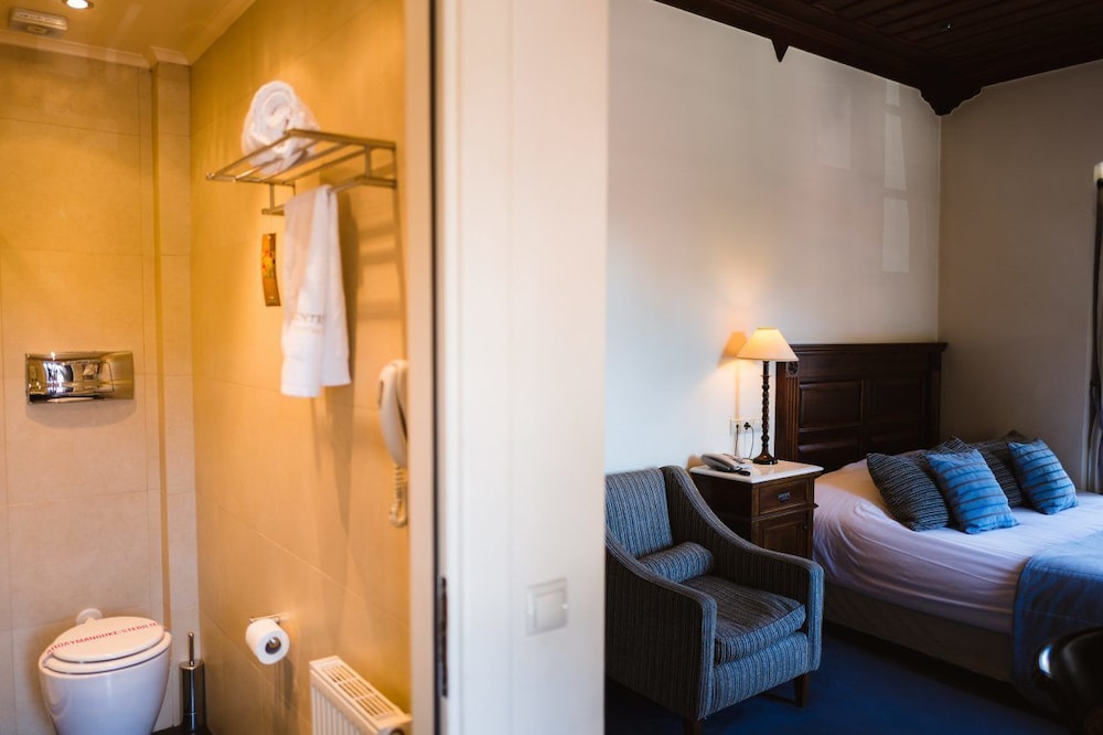 Double or Twin Room photo 2