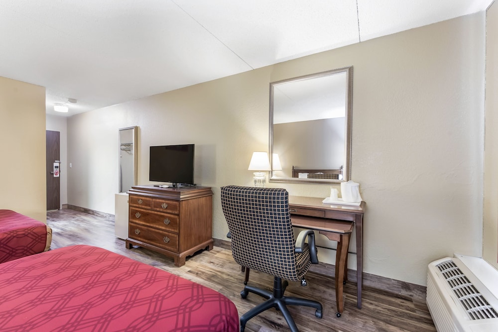 Standard Room, 2 Queen Beds, Non Smoking photo 2