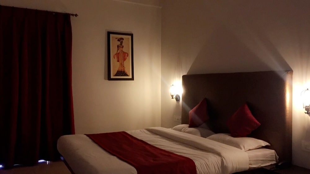 Deluxe A/C Room , Balcony photo 1
