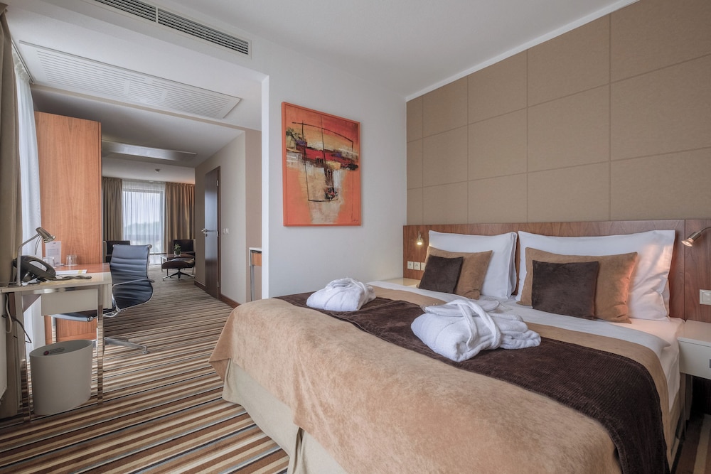 Junior Apartment