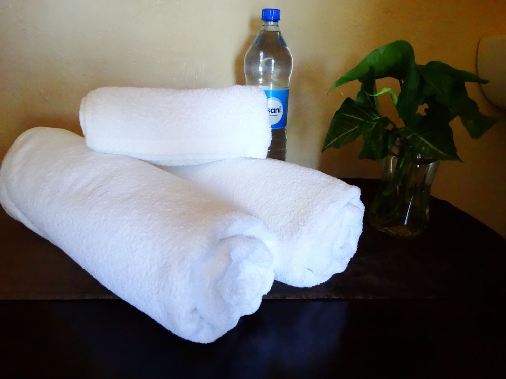 Family Studio Suite, 2 Bedrooms, Pool View, Poolside photo 3