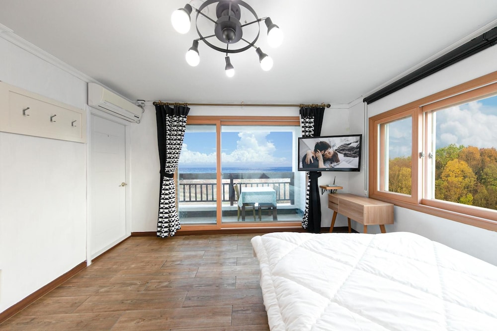 Basic Room, 1 Bedroom (Rosemary 203(Ocean View)) - Photo 13
