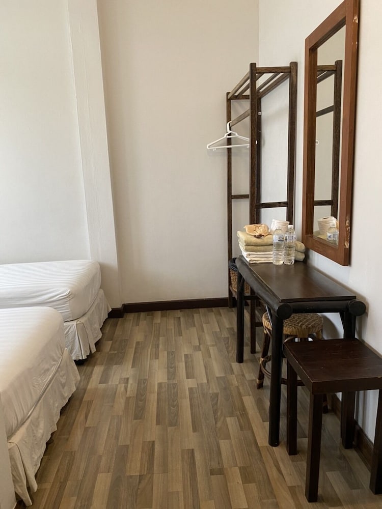 Fanned Twin With Private Bathroom