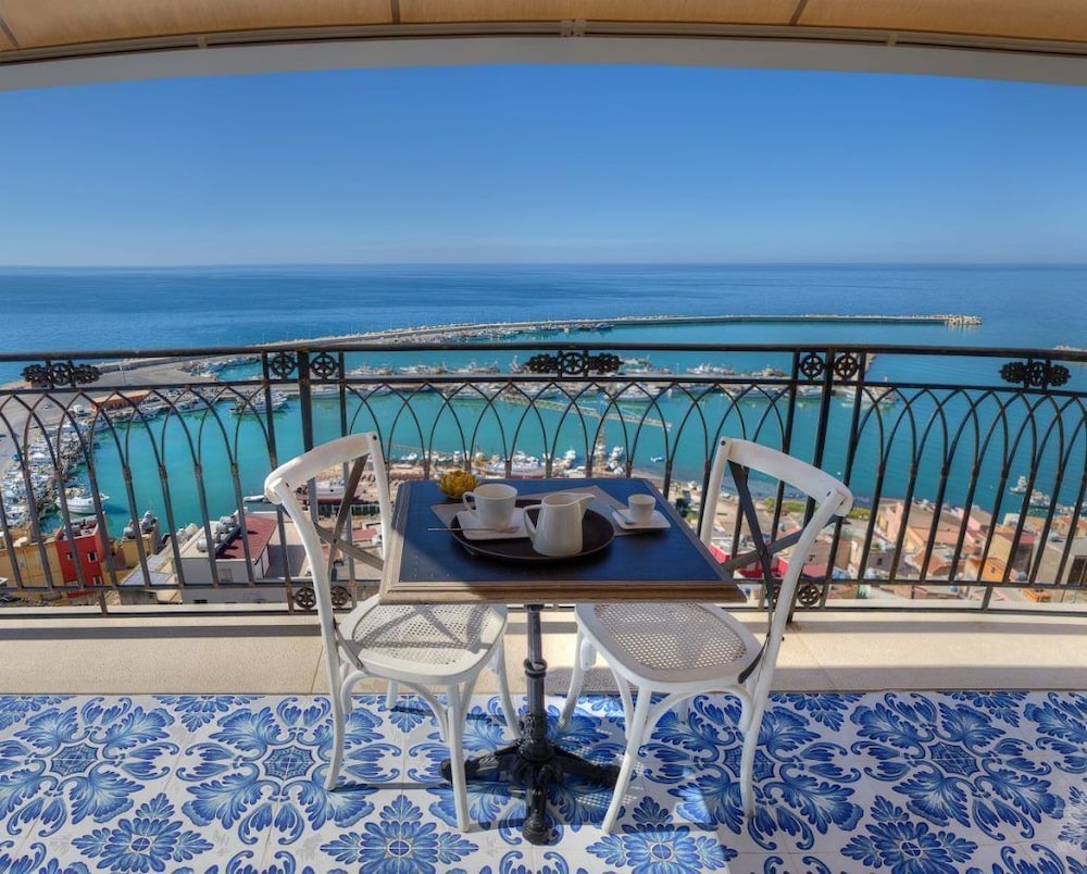 Superior Suite, Sea View