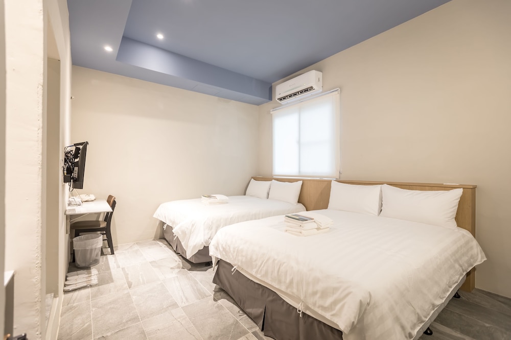 Standard Quadruple Room - Photo 15