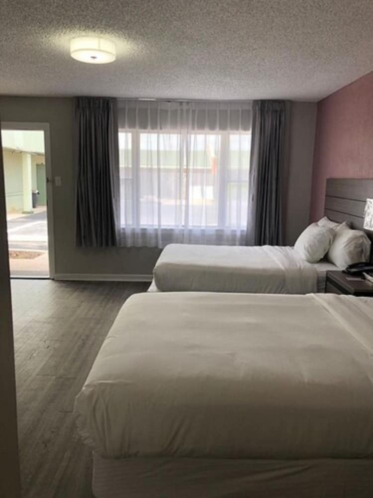 Room, 2 Double Beds, Non Smoking - Photo 3
