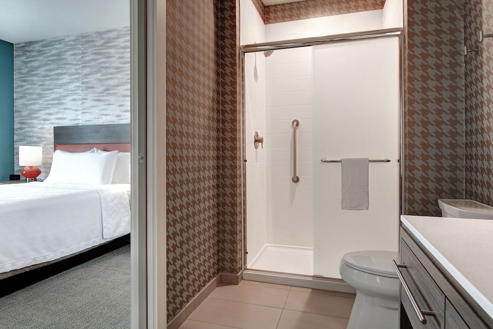 Suite, 1 Bedroom - Photo 1