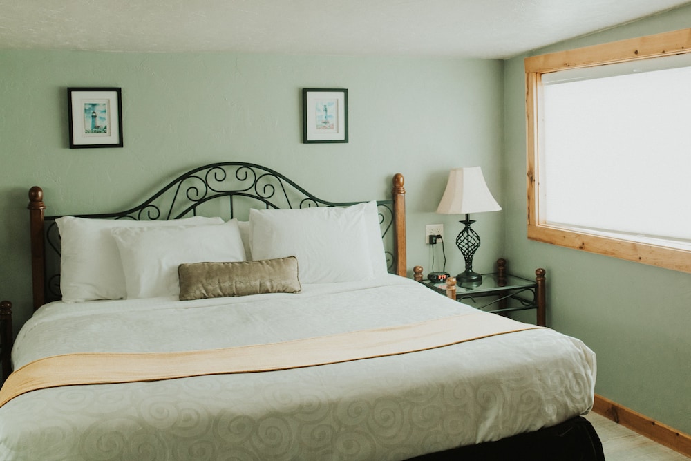 Suite, Multiple Beds, Beach View photo 2
