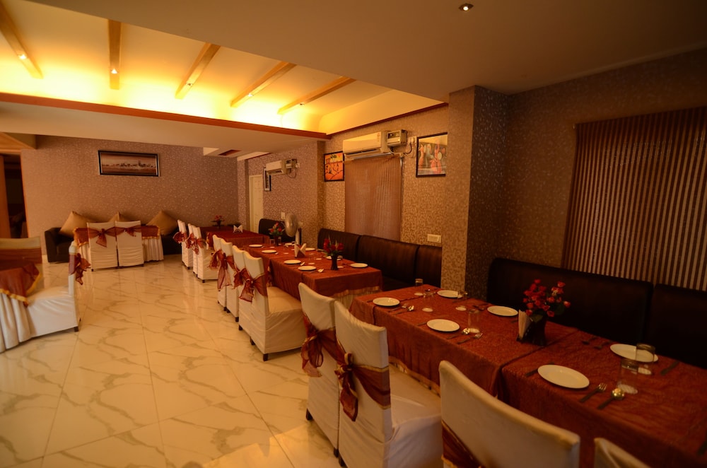 Executive Room - Photo 10