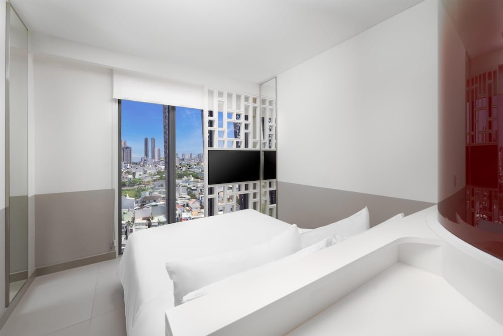 Room, 1 Queen Bed, City View - Photo 2