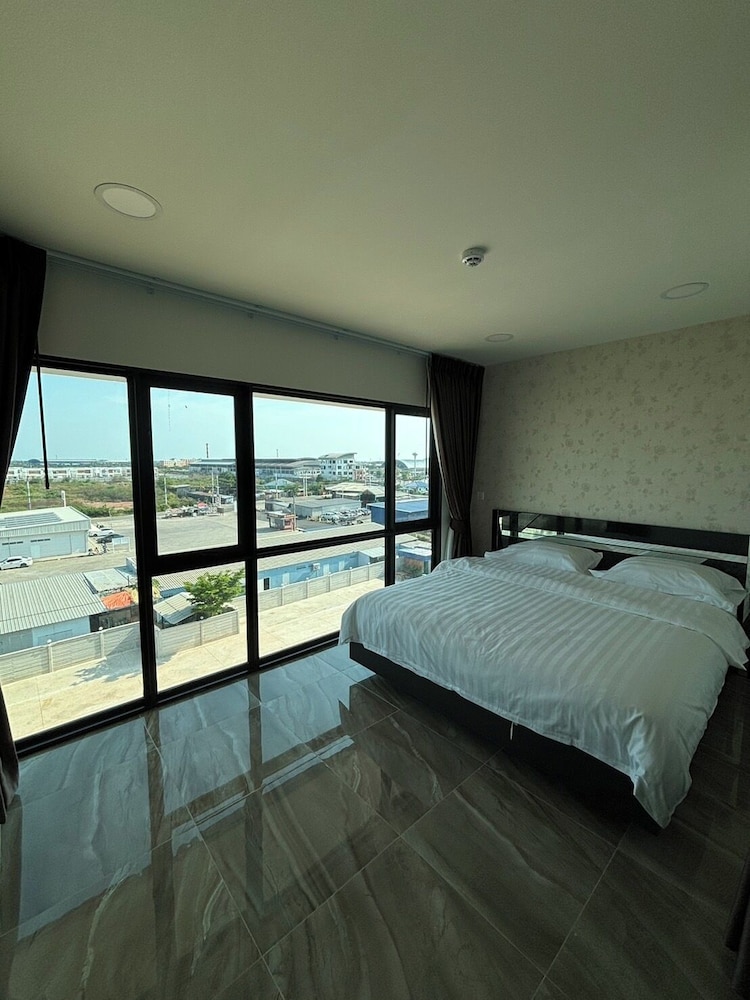 Diamond - Photo 8