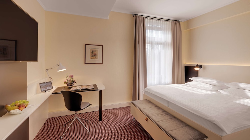 Standard Room, 1 Double Bed, Courtyard View - Photo 3